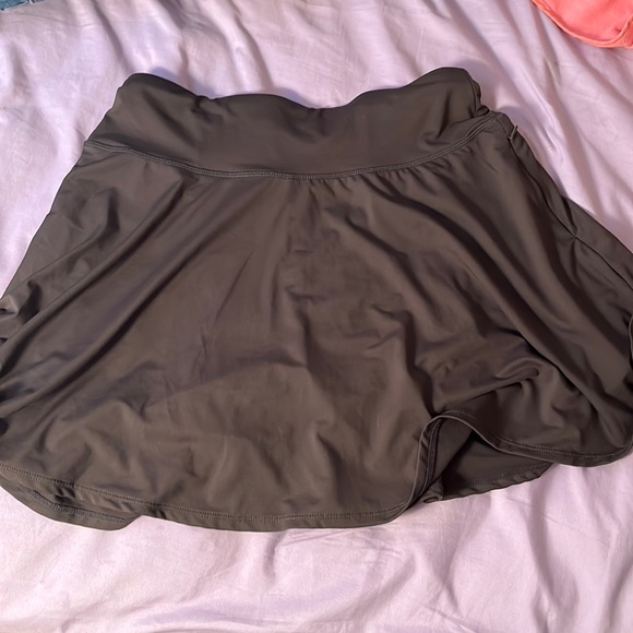 Skirt/short, never used, zipper on the side - Picture 1 of 2